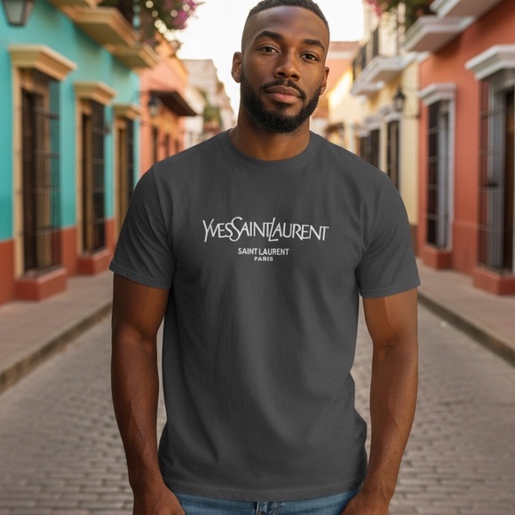 Yves Saint Laurent TShirt L